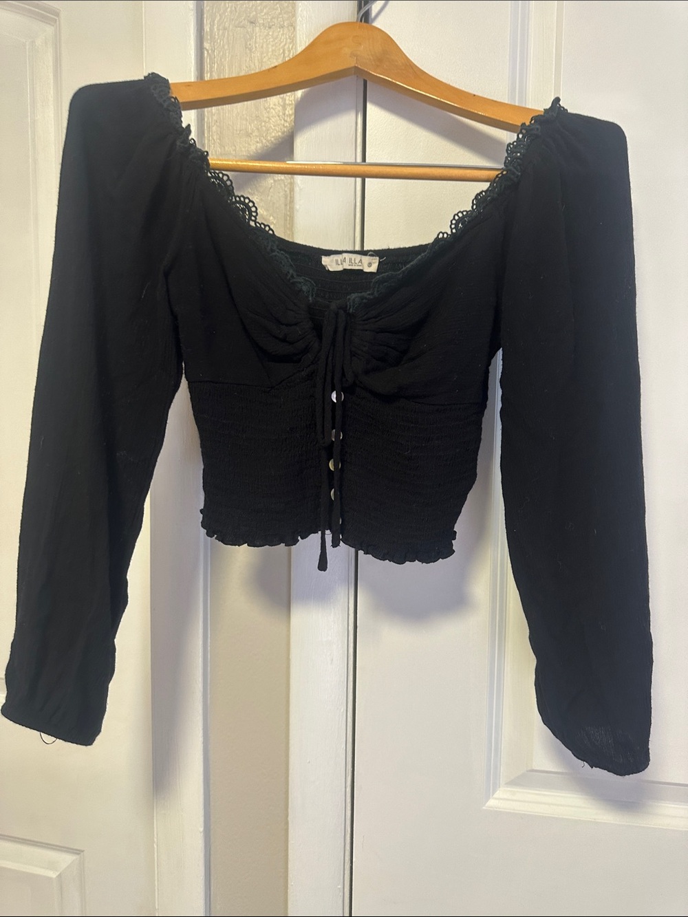 ILLA ILLA Black Ruched Lace-Trim Long Sleeve Crop Top